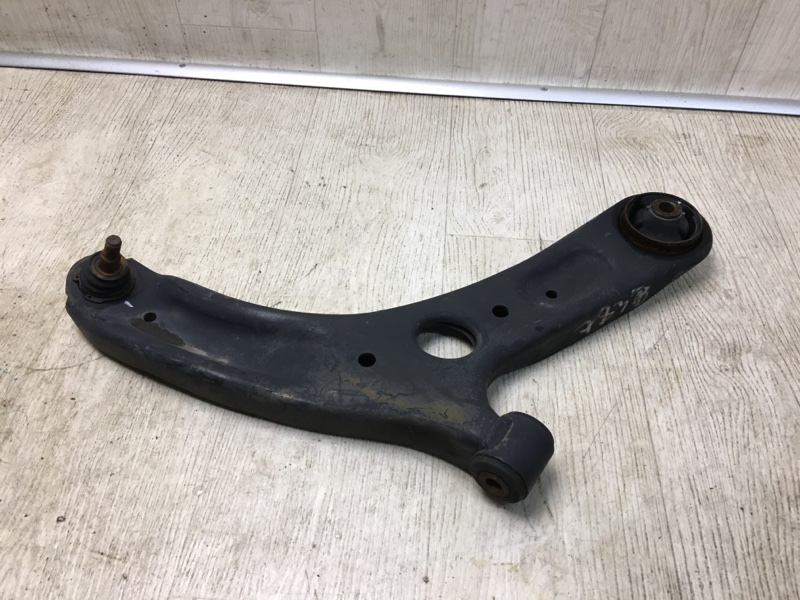 Рычаг передней подвески нижний правый FORTE YD 12- 2013 YD 1.8 G4NB