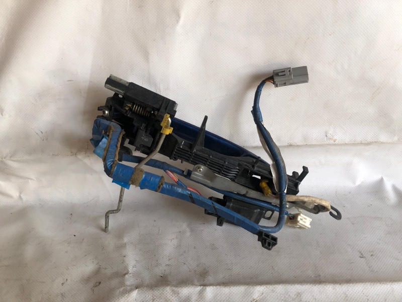 Ручка двери наружная передняя левая CAMRY 40 06-11 Ручка двери наружная передняя левая CAMRY 40 06-11