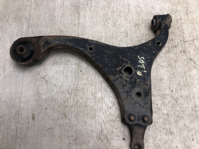 Рычаг передней подвески нижний правый FORTE/CERATO TD 08-13 2010 TD 2.0 G4KD