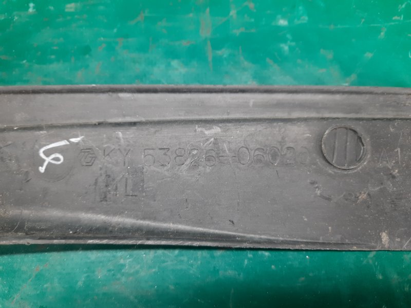 Накладка крыла переднего внутренняя левая CAMRY 40 06-11 2008 Седан 2.4 2AZFE