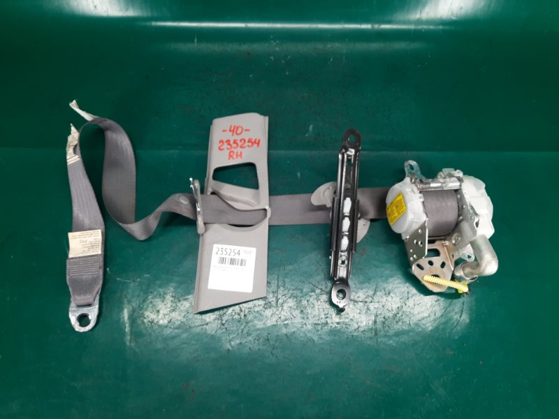 Запчасть ремень безопасности передний правый TOYOTA CAMRY 40 06-11 2008 Седан 2.4 2AZFE 73210-06160-B1 Б/У Ремень безопасности передний правый TOYOTA CAMRY 40 06-11 2008 Седан 2.4 2AZFE 73210-06160-B1 Б/У