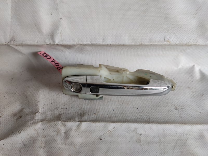 Запчасть ручка двери наружная передняя левая HYUNDAI I30 FD 07-12 Б/У Ручка двери наружная передняя левая HYUNDAI I30 FD 07-12 Б/У