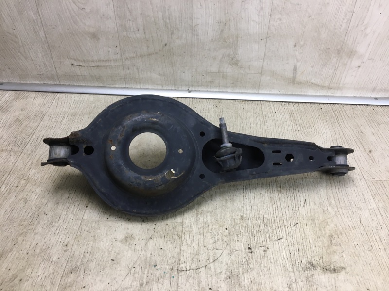 Рычаг задней подвески поперечный нижний FORD FOCUS 10-18 CB8 2.0 XQDA