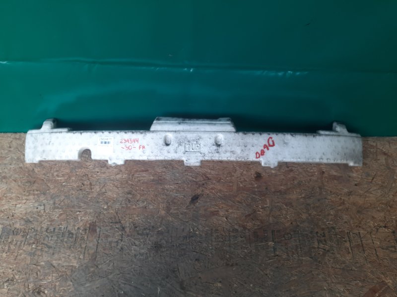 Наполнитель бампера передний TOYOTA CAMRY 30 02-06 2005 Седан 2.4 2AZFE 52611-AA040 Б/У