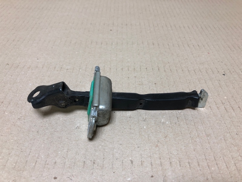 Ограничитель двери задний левый HYUNDAI I30 GD 12-17 Б/У