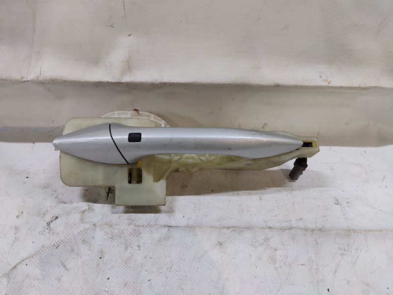 Запчасть ручка двери наружная передняя правая HYUNDAI I30 GD 12-17 Б/У Ручка двери наружная передняя правая HYUNDAI I30 GD 12-17 Б/У