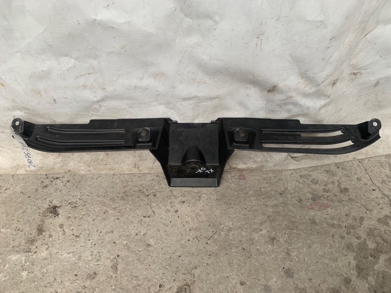 Накладка замка капота OUTLANDER XL 05-13