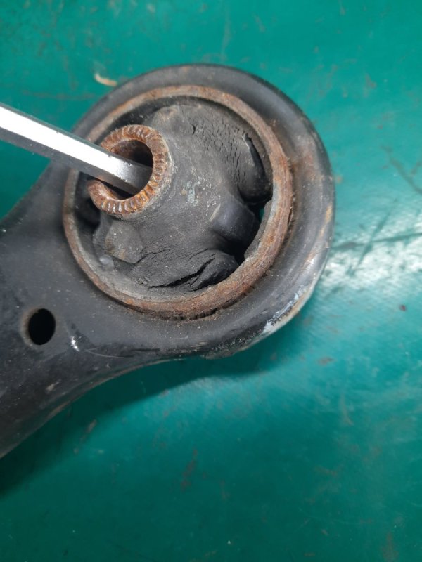 Рычаг передней подвески нижний правый TOYOTA CAMRY 40 06-11 Седан 2.4 2AZFE Рычаг передней подвески нижний правый TOYOTA CAMRY 40 06-11 Седан 2.4 2AZFE