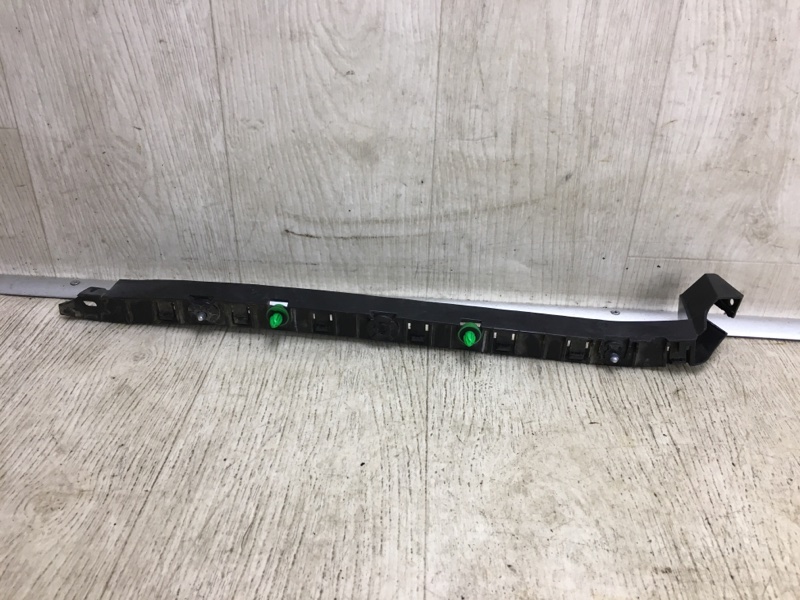 Кронштейн заднего бампера левый CHRYSLER 200 14-16 UF 2.4 ED6