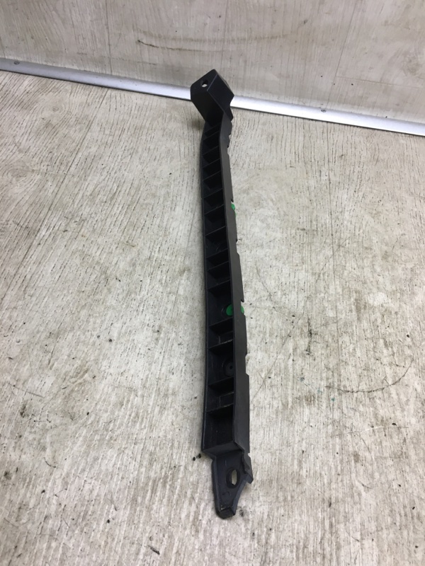 Кронштейн заднего бампера левый 200 14-16 2016 UF 2.4 ED6