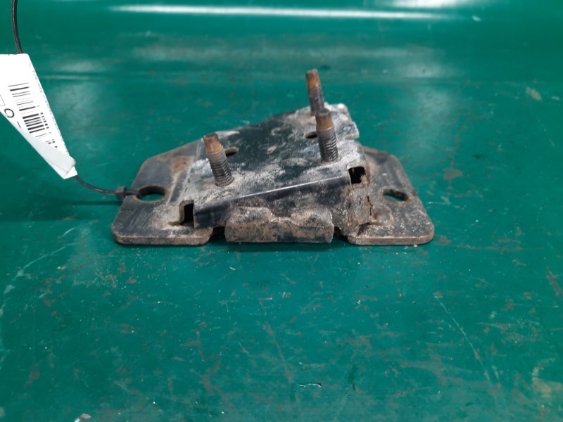 Кронштейн усилителя заднего бампера правый NISSAN MURANO Z51 07-14 Внедорожник 3.5 VQ35DE Кронштейн усилителя заднего бампера правый NISSAN MURANO Z51 07-14 Внедорожник 3.5 VQ35DE