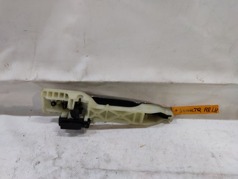 Ручка двери наружная задняя левая SONATA YF 10-14 2011 Седан 2.4 Ручка двери наружная задняя левая SONATA YF 10-14 2011 Седан 2.4