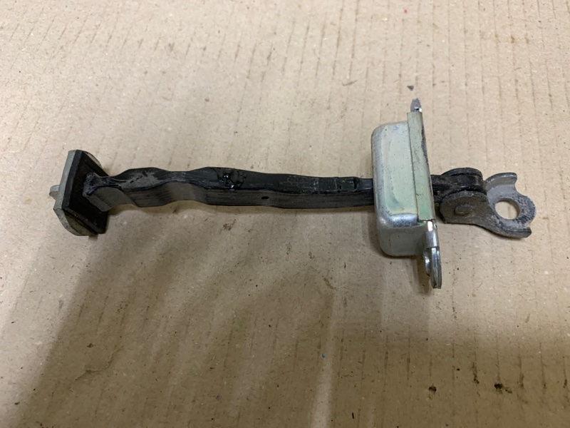 Ограничитель двери задний правый NISSAN MURANO Z51 07-14 Внедорожник 3.5 Ограничитель двери задний правый NISSAN MURANO Z51 07-14 Внедорожник 3.5