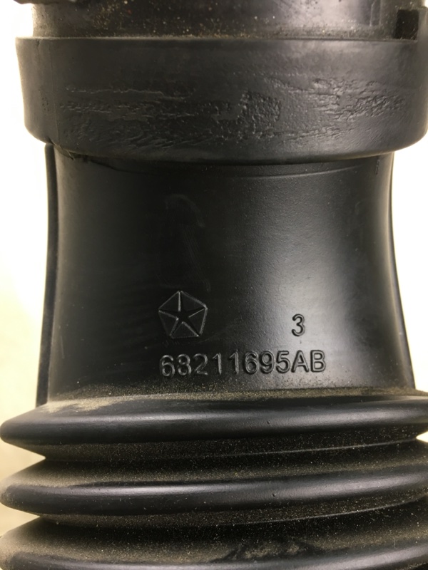 Патрубок воздушного фильтра 200 14-16 2016 UF 2.4 ED6