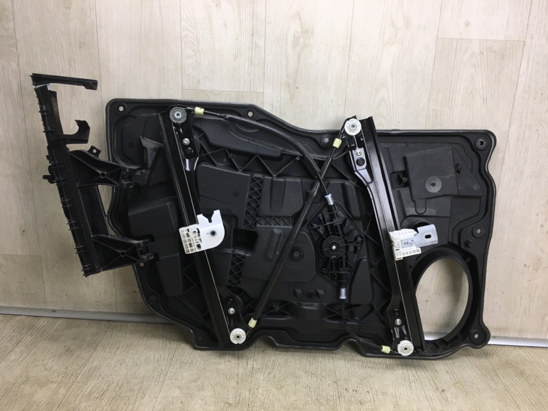 Стеклоподъемник передний правый CHRYSLER 200 14-16 UF 2.4 ED6