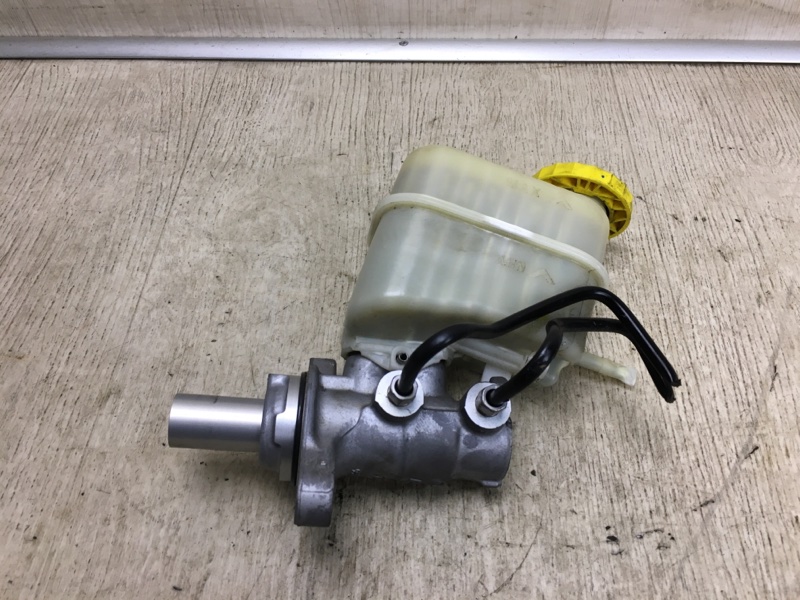 Запчасть главный тормозной цилиндр CHRYSLER 200 14-16 2016 UF 2.4 ED6 68245358AA Б/У Главный тормозной цилиндр CHRYSLER 200 14-16 2016 UF 2.4 ED6 68245358AA Б/У