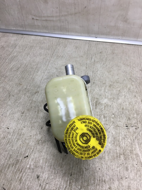 Главный тормозной цилиндр 200 14-16 2016 UF 2.4 ED6 Главный тормозной цилиндр 200 14-16 2016 UF 2.4 ED6