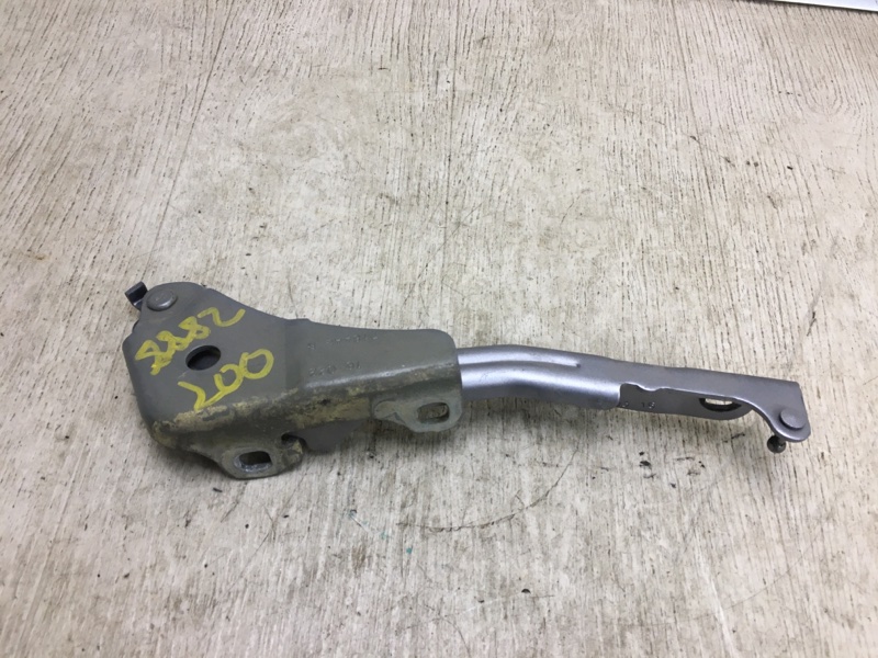 Петля капота правая CHRYSLER 200 14-16 UF 2.4 ED6