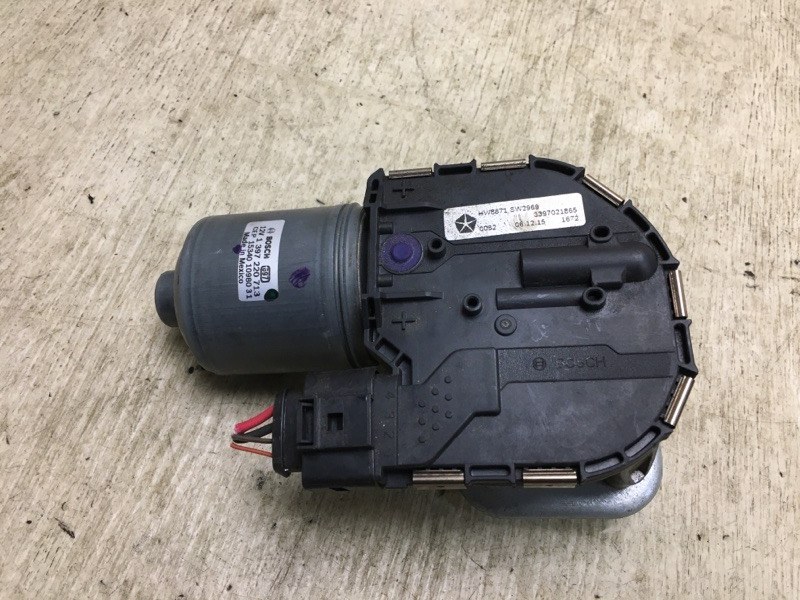 Моторчик стеклоочистителя передний CHRYSLER 200 14-16 UF 2.4 ED6 Моторчик стеклоочистителя передний CHRYSLER 200 14-16 UF 2.4 ED6