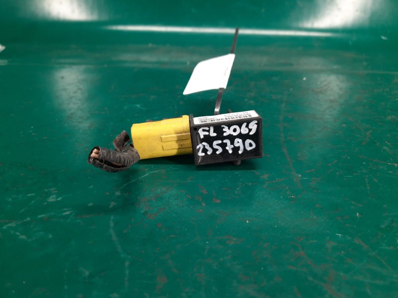 Датчик удара передний левый ACURA RDX 12-19 2013 Внедорожник 3.5 J35Z2 77930-TX4-A01 Б/У