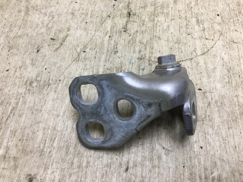 Петля двери верхняя задняя левая CHRYSLER 200 14-16 UF 2.4 ED6