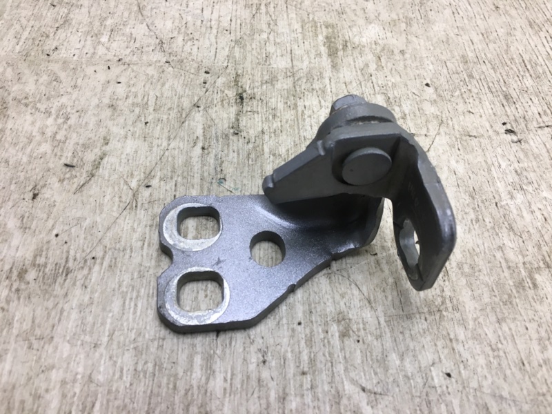 Петля двери верхняя задняя правая CHRYSLER 200 14-16 2016 UF 2.4 ED6 68214360AC Б/У