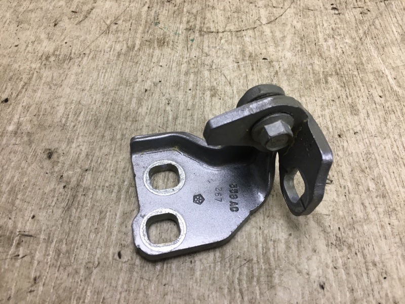 Петля двери нижняя задняя правая CHRYSLER 200 14-16 2016 UF 2.4 ED6 68214360AC Б/У