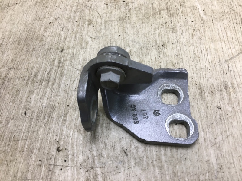 Петля двери нижняя задняя левая CHRYSLER 200 14-16 2016 UF 2.4 ED6 68214359AC Б/У