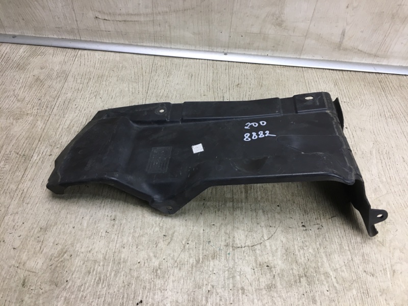 Дефлектор радиатора правый CHRYSLER 200 14-16 2016 UF 2.4 ED6 68221190AA Б/У