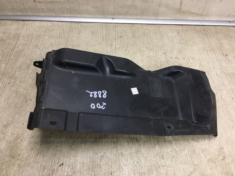 Дефлектор радиатора правый 200 14-16 2016 UF 2.4 ED6