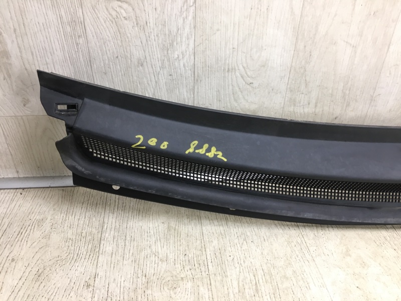 Пластик под лобовое стекло / Жабо 200 14-16 2016 UF 2.4 ED6