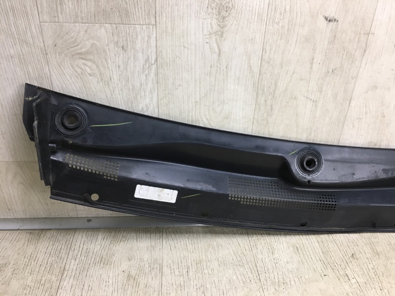 Пластик под лобовое стекло / Жабо 200 14-16 2016 UF 2.4 ED6