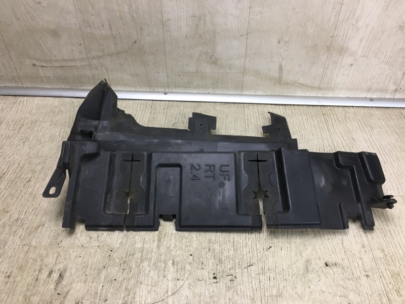 Запчасть дефлектор радиатора правый CHRYSLER 200 14-16 2016 UF 2.4 ED6 68247592AC Б/У Дефлектор радиатора правый CHRYSLER 200 14-16 2016 UF 2.4 ED6 68247592AC Б/У