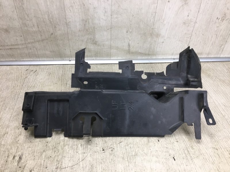 Дефлектор радиатора левый CHRYSLER 200 14-16 2016 UF 2.4 ED6 68145883AC Б/У