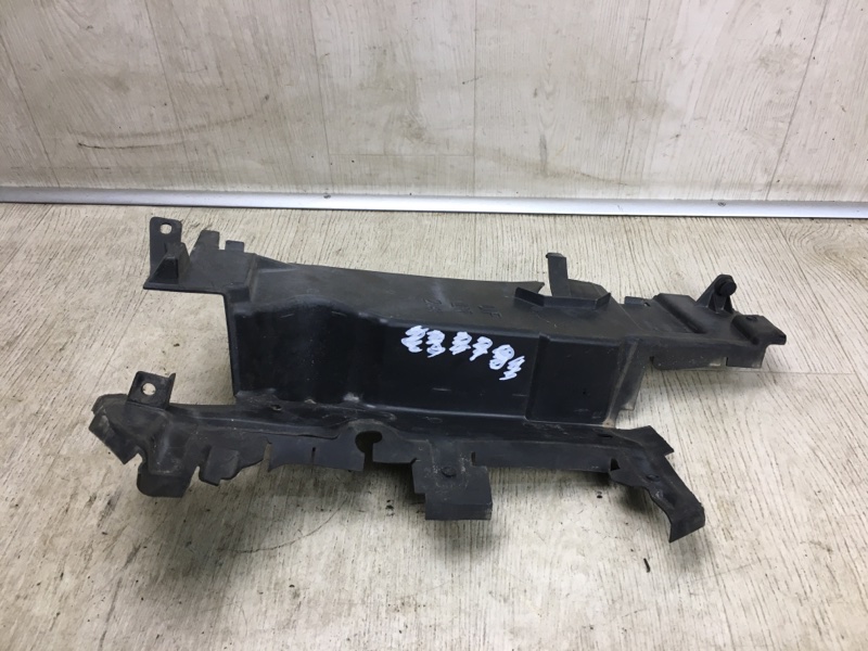 Дефлектор радиатора левый 200 14-16 2016 UF 2.4 ED6