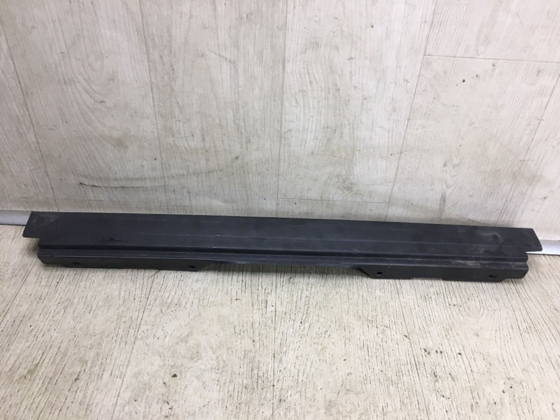 Дефлектор радиатора 200 14-16 2016 UF 2.4 ED6