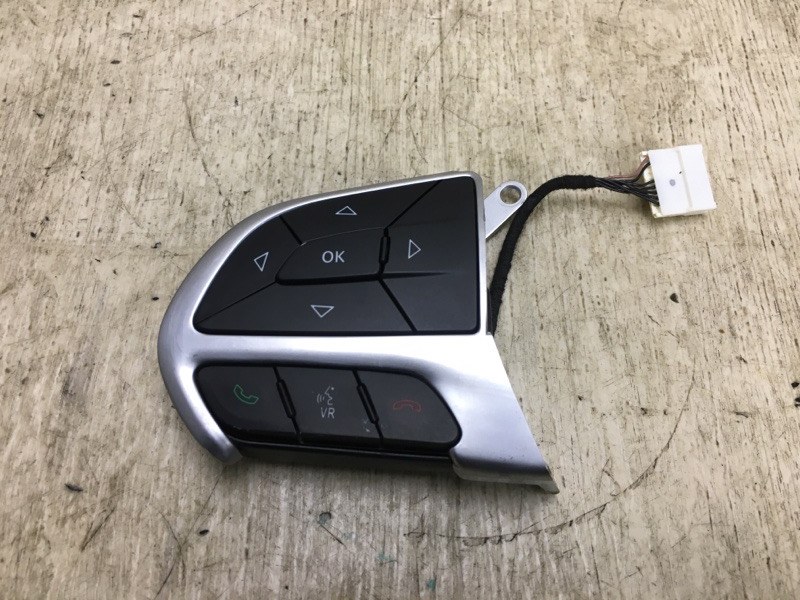 Кнопки на руль левые CHRYSLER 200 14-16 2016 UF 2.4 ED6 68245351AA Б/У