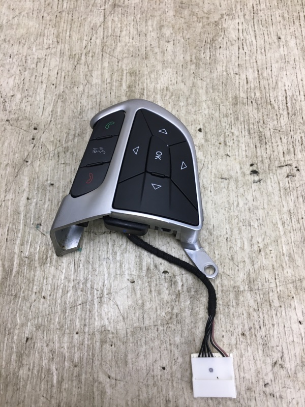 Кнопки на руль левые 200 14-16 2016 UF 2.4 ED6