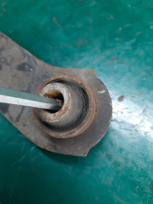 Рычаг задней подвески поперечный верхний задний левый MITSUBISHI OUTLANDER XL 05-13 Внедорожник 3.0 6B31