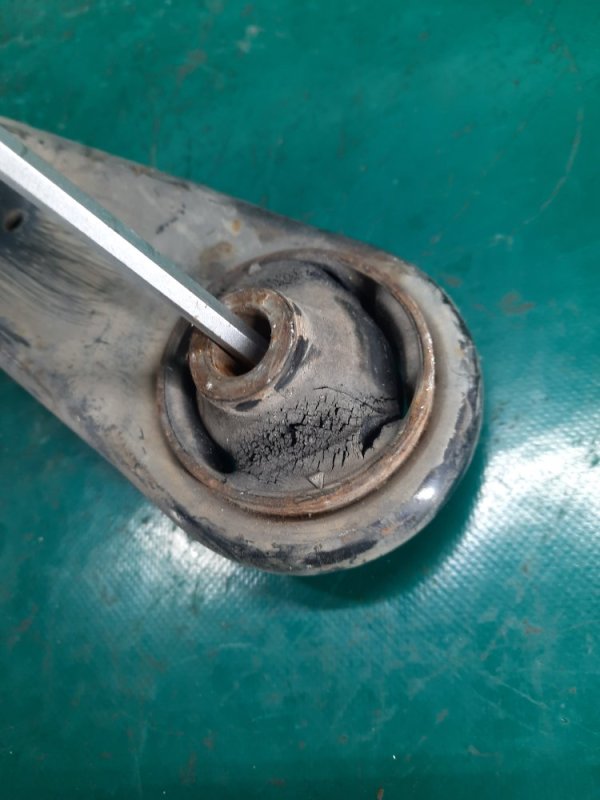 Рычаг передней подвески нижний левый OUTLANDER XL 05-13 2006 Внедорожник 3.0 6B31