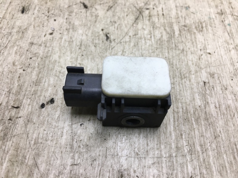 Датчик удара передний HYUNDAI SANTA FE (CM) 05-12 2006-2009 CM 2.2CRDI D4EB 95930-3L100 Б/У