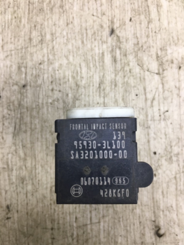 Датчик удара передний SANTA FE (CM) 05-12 2006-2009 CM 2.2CRDI D4EB