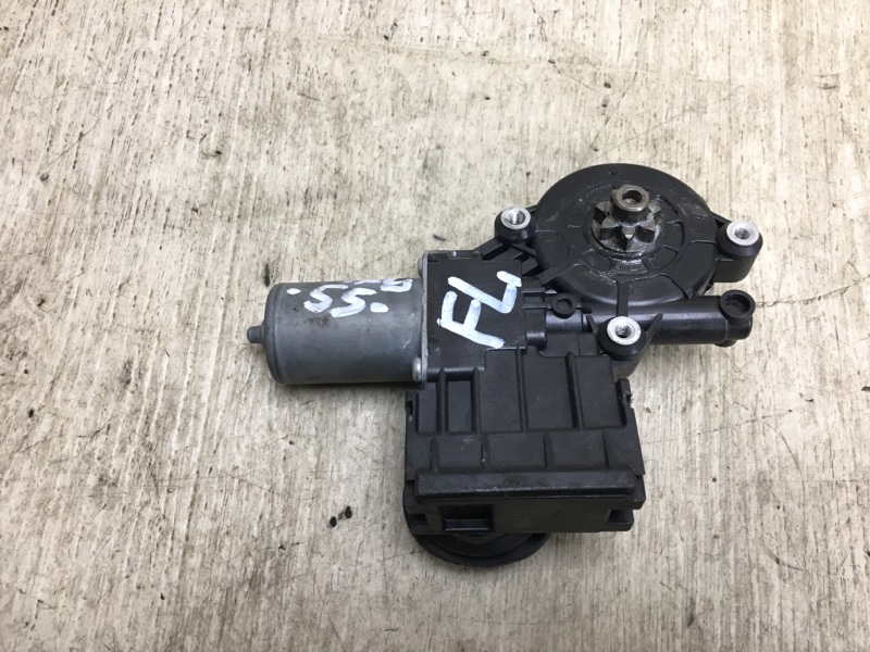 Моторчик стеклоподъемника передний левый CAMRY 55 14-17 2016 ASV50 2.5 2ARFE