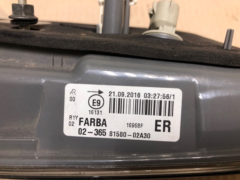 Фонарь внутренний правый TOYOTA COROLLA E170 13-19