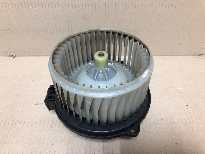 Моторчик печки SUBARU OUTBACK 09-14 BR 72223AG06A Б/У