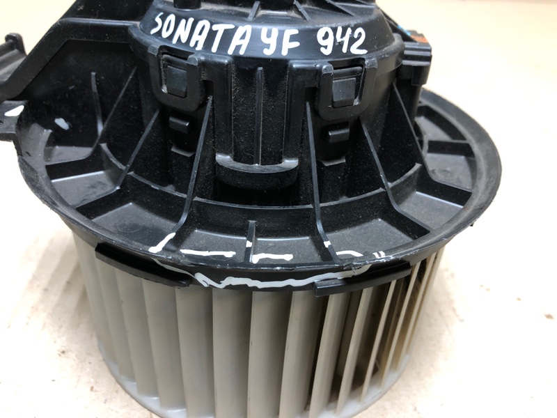 Моторчик печки HYUNDAI SONATA YF 10-14 Седан 2.4