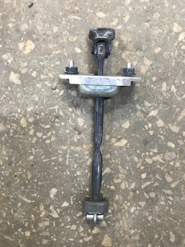 Ограничитель двери задний левый CAMRY 40 06-11 Ограничитель двери задний левый CAMRY 40 06-11