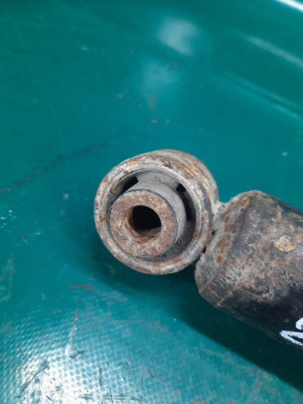 Амортизатор задний NISSAN ROGUE 08-15 Внедорожник 2.5 QR25DE