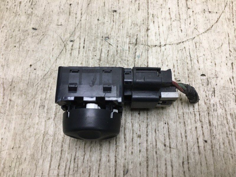 Кнопка регулировки сиденья левая DODGE JOURNEY 08-20 JC 3.6 ERB