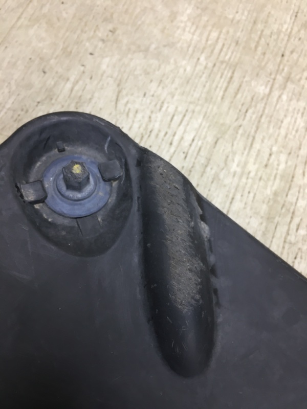 Защита днища задняя правая JETTA USA 10-17 2011 162 CBTA 2.5L